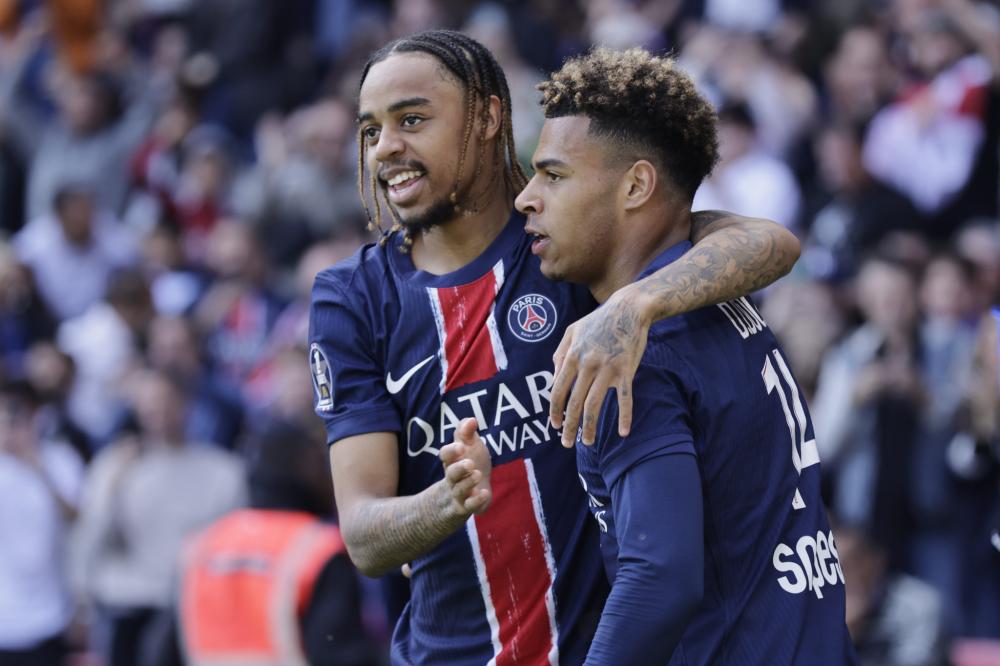 感到震惊 感到震惊